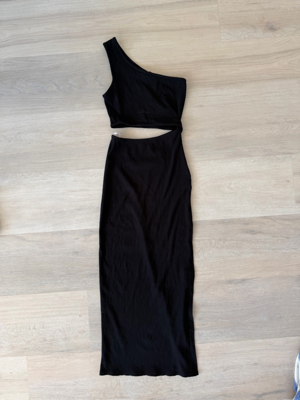 Cut out Midi Dress with one Shoulder